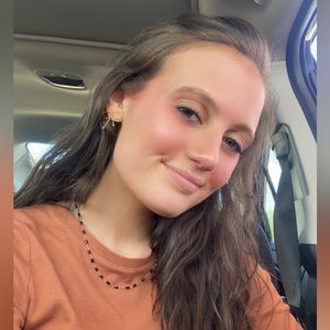 Meet your Posher, Adian